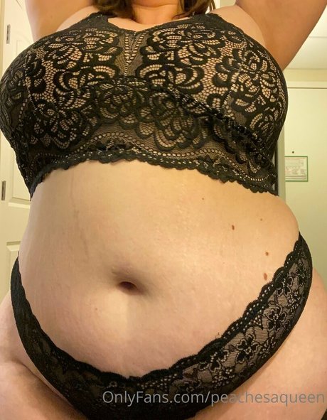peachesaqueen hot pornstar images