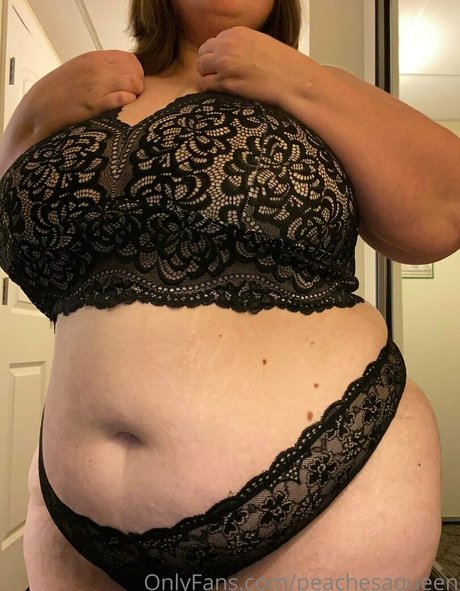 peachesaqueen pornographic star pic