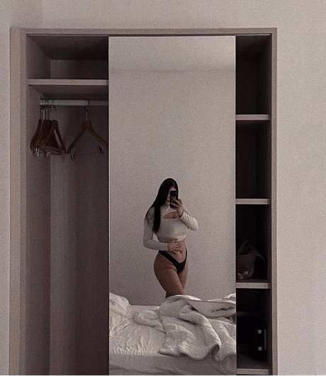 Michela Depaoli model naked image