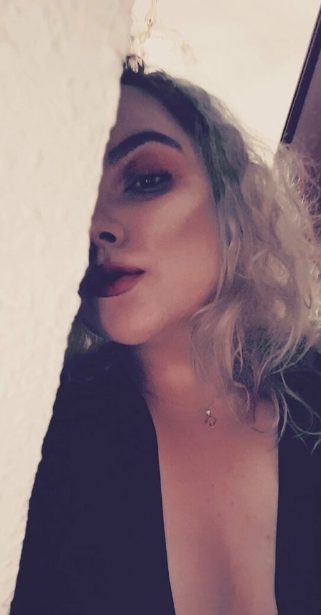 moniiquexxx sexy actress img