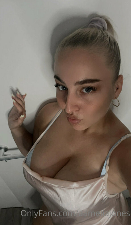 amelia smith erotic star image