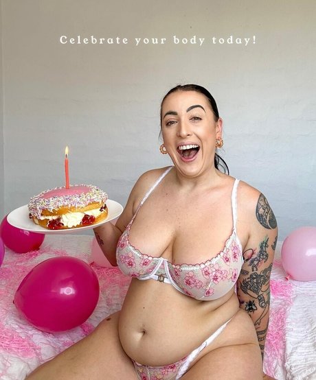 Isabella Davis model sexy gallery