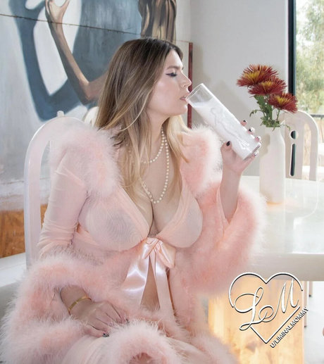 Liminal Mommy beautiful pornstar image