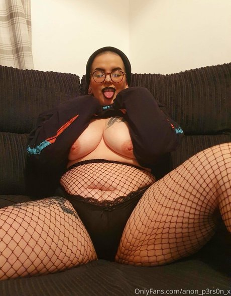 tiny onlyfans adult pictures