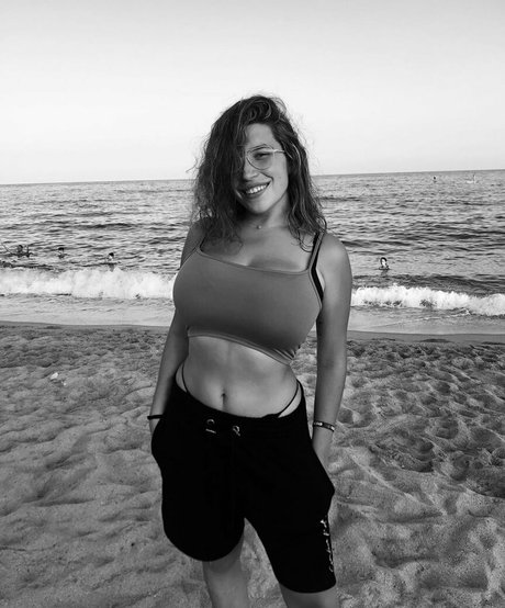 Anna Romero model pictures
