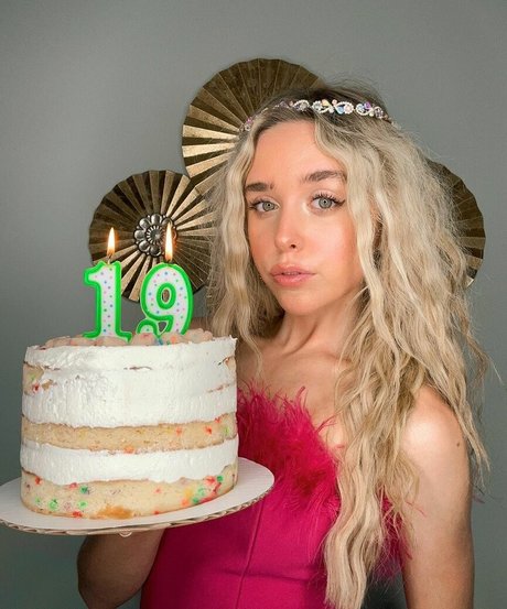 Jenna Davis hot actress photos