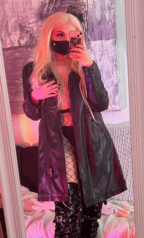 aureliabakerx star naked galleries