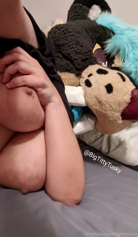 bigtittytusky sex star image