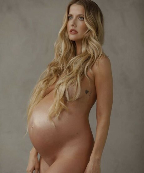 Gabriela Prioli beautiful star photo