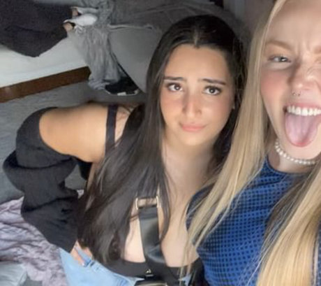 girl on girl onlyfans free sex photos