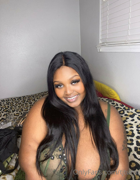 video call onlyfans nudes image