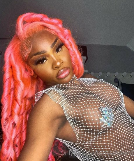 milandior3 pornstar naked pics