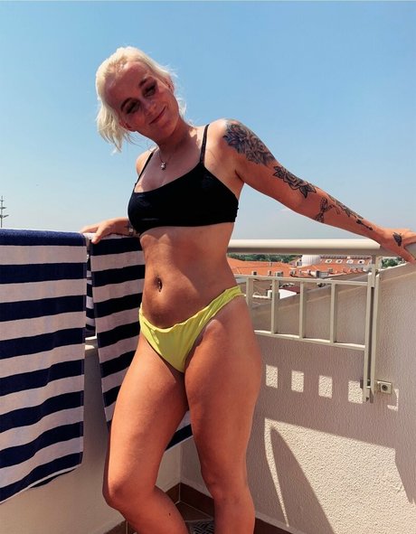 amateur shemale onlyfans nudes photo