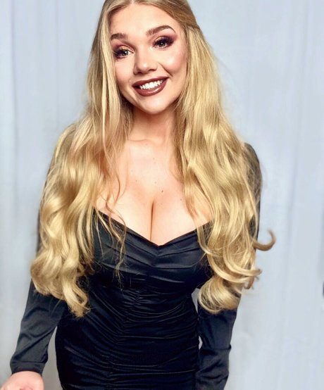 shemale riding onlyfans beautiful images