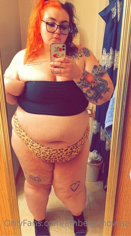 ambergenovese star naked images