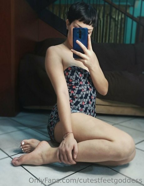 cutestfeetgoddess nude thumbnail