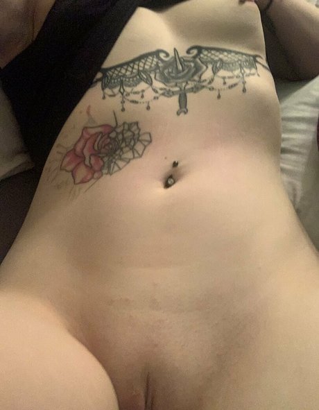 kytrue model sexy pic