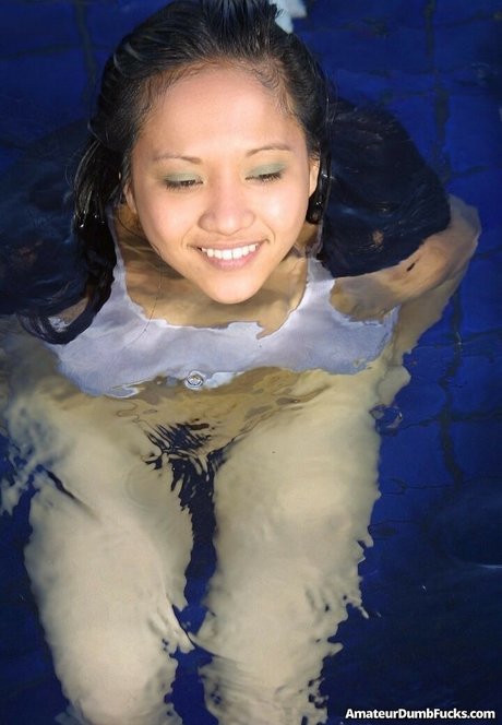 Loni Punani nude model img