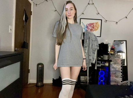 skysfreepage sex star pic