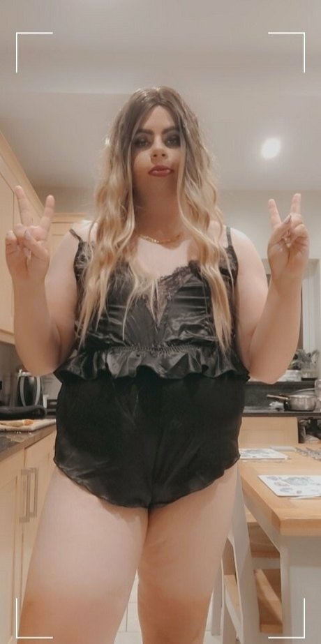 cute babe onlyfans hd photo