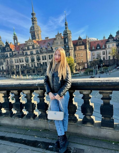 teen natural tits onlyfans sexy picture