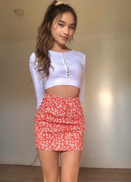 teen natural tits onlyfans porn photos