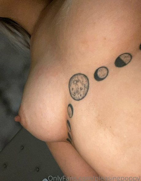 pleasingpoppy star pornographic photo