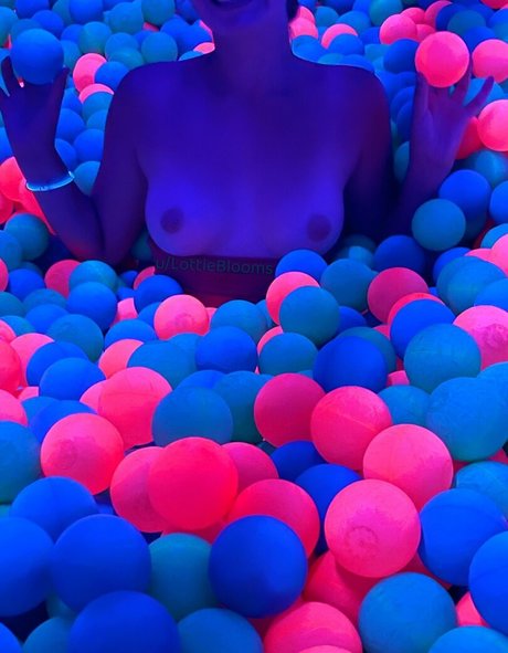 petite teen onlyfans pornographic image