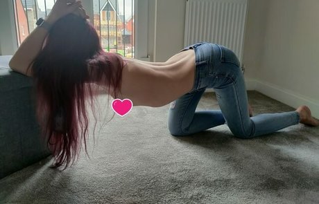 AnnMillie naked actress picture