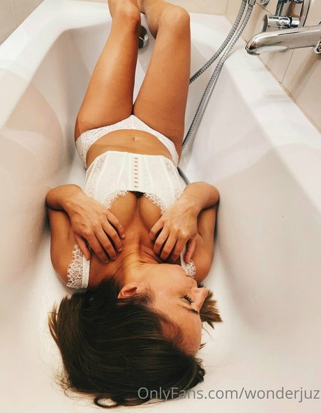 wonderjuz high quality model photo