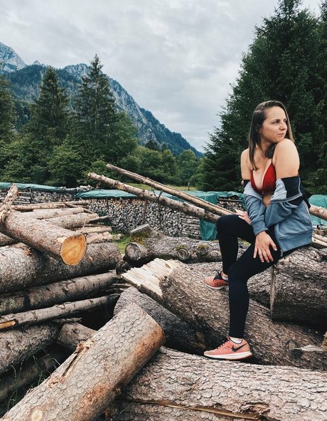 wonderjuz exclusive model pics