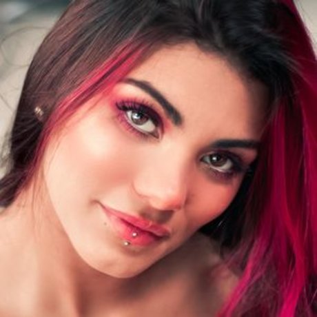 Pher Suicide sexy actress photo