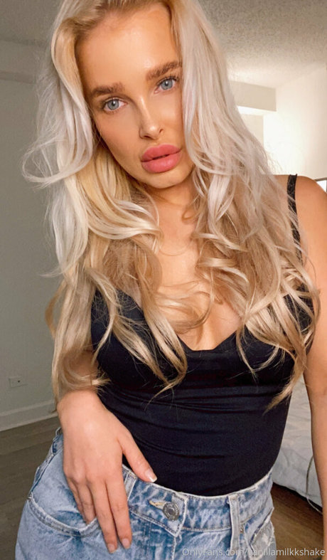 sucking tits onlyfans hot naked galleries