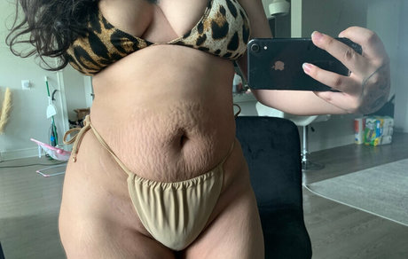 ajuicyk star naked gallery