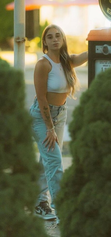 Allysqt star sexy pic