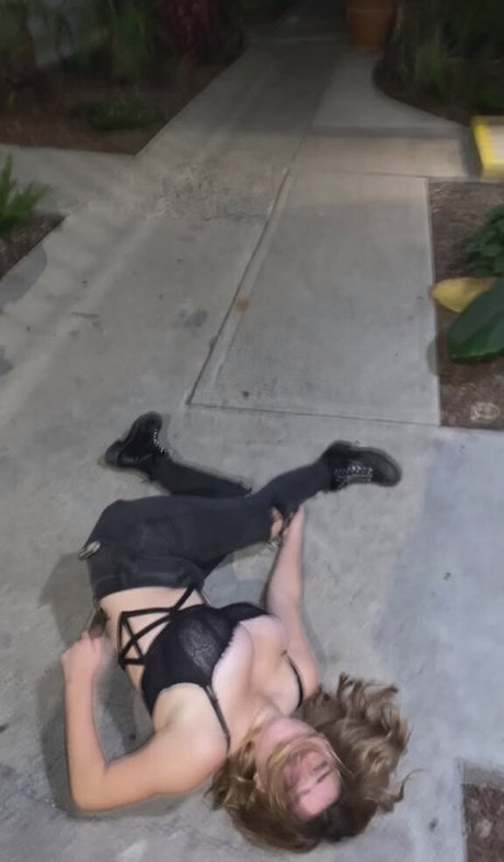 outdoor shower onlyfans beautiful naked pictures