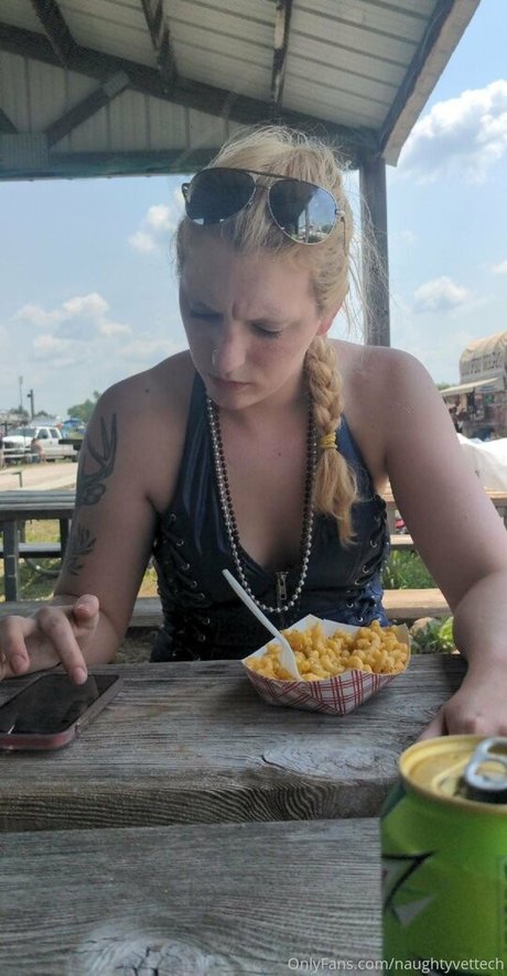 naughtyvettech sexy pornstar pic