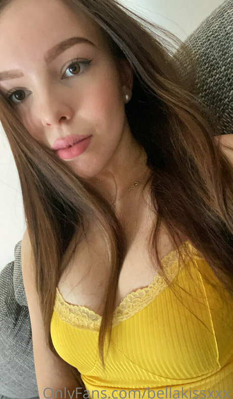 bellakissxxx sex star pics