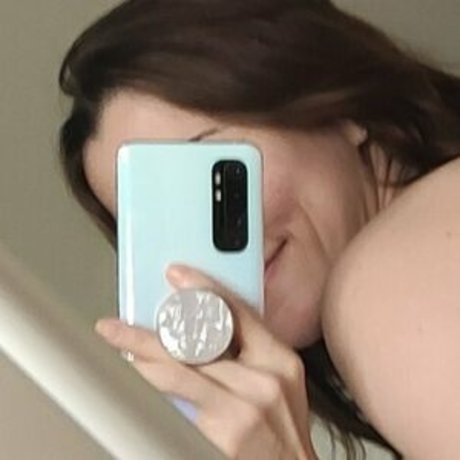 Clairegonewild art actress picture