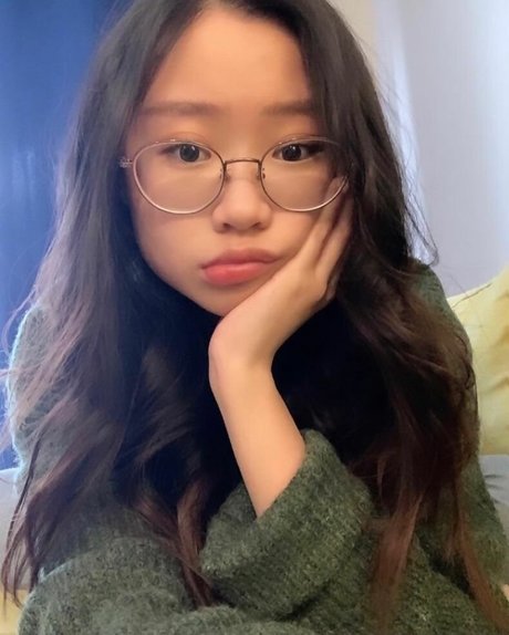 urshortie star adult picture