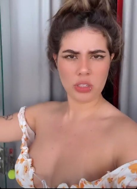 Carlevellyn nude thumbnail