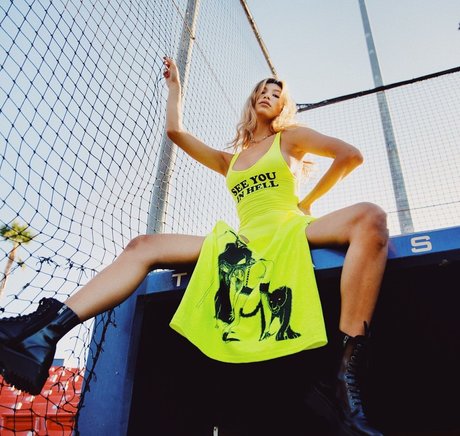 Dommmi pornographic star images