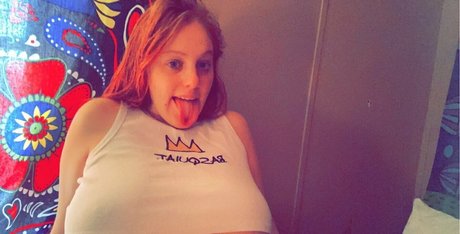 ass spread onlyfans nice archive