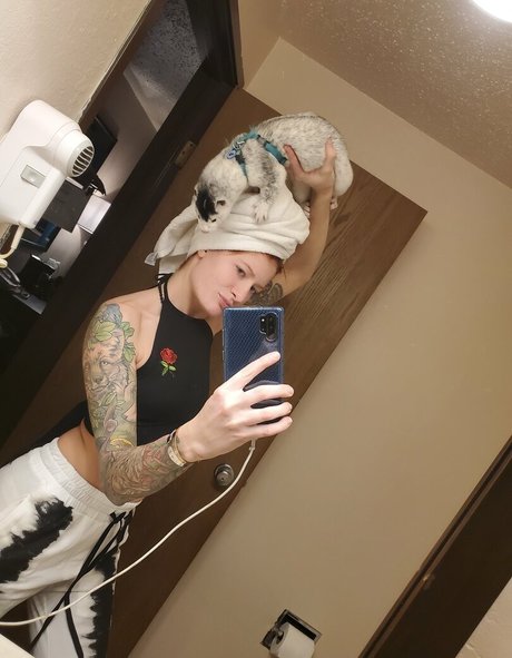 mikaylarainesfans model pictures