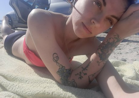 blonde male onlyfans top image