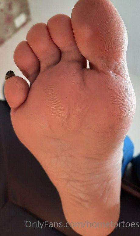 homefortoes art model image