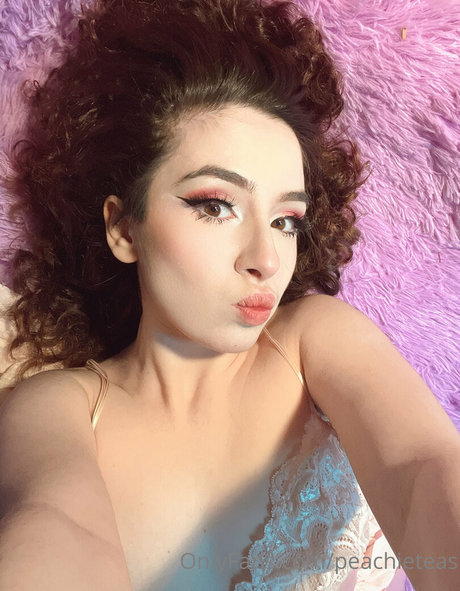Peachieteas model pretty gallery