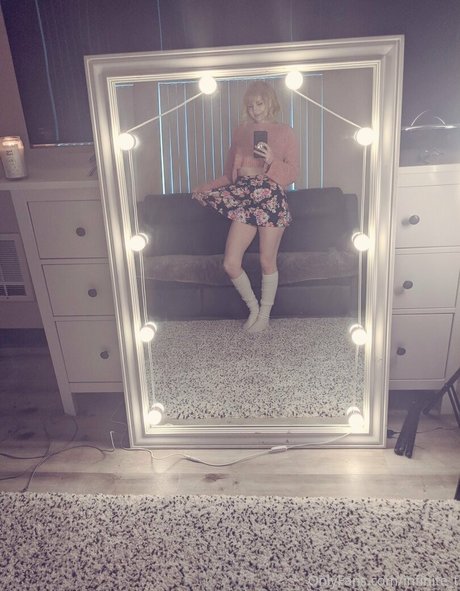 asmr onlyfans beautiful picture