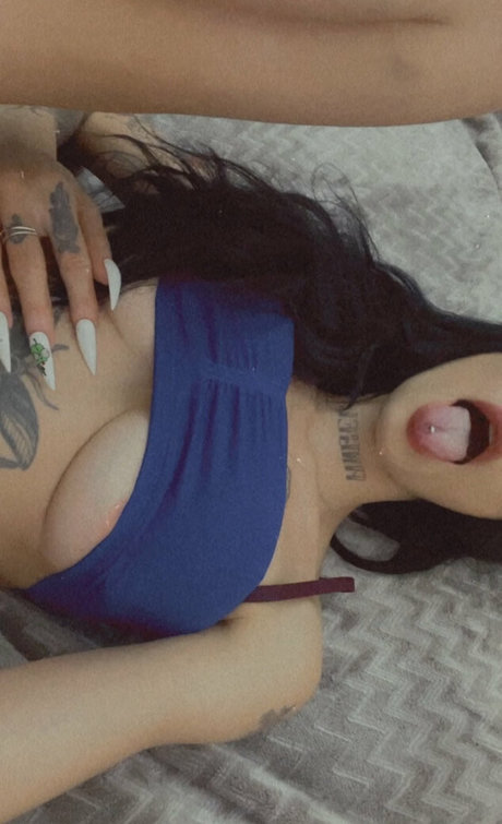 littleangelbabe model erotic image