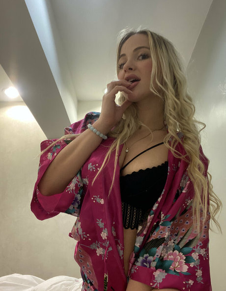 eyes onlyfans hot nude photo